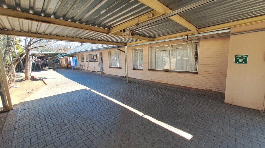 17 Bedroom Property for Sale in Universitas Free State
